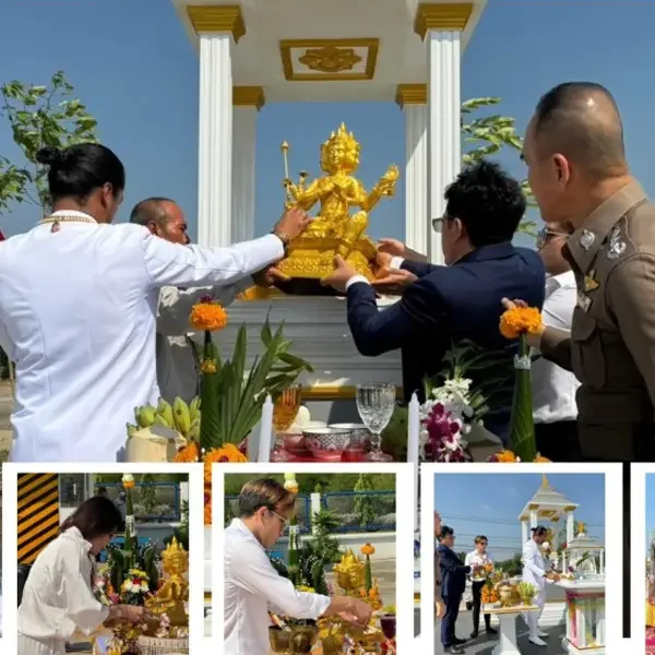 จัดพิธีตั้งศาลพระพรหมและศาลเจ้าที่